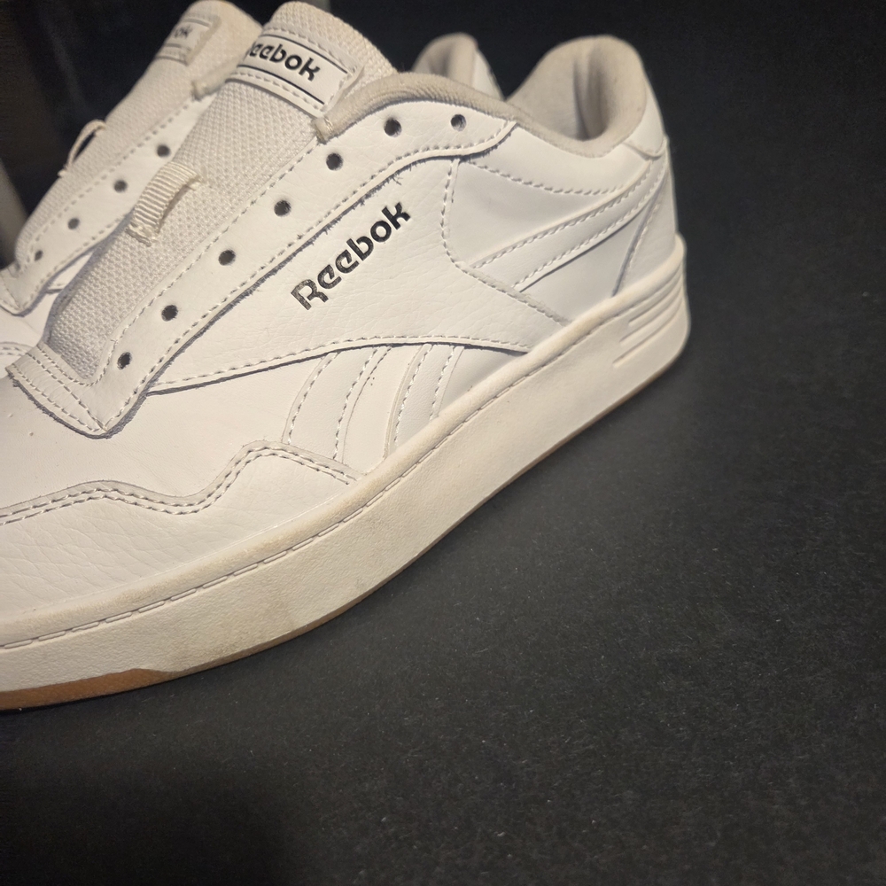 Reebok Club MEMT sneakers in a white colorway with a gum sole. - Picture 4 of 9